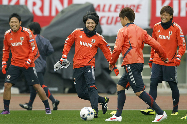 爱游戏直播-关于鹿岛鹿角冲击冠军，锋线磨合进入关键期的信息