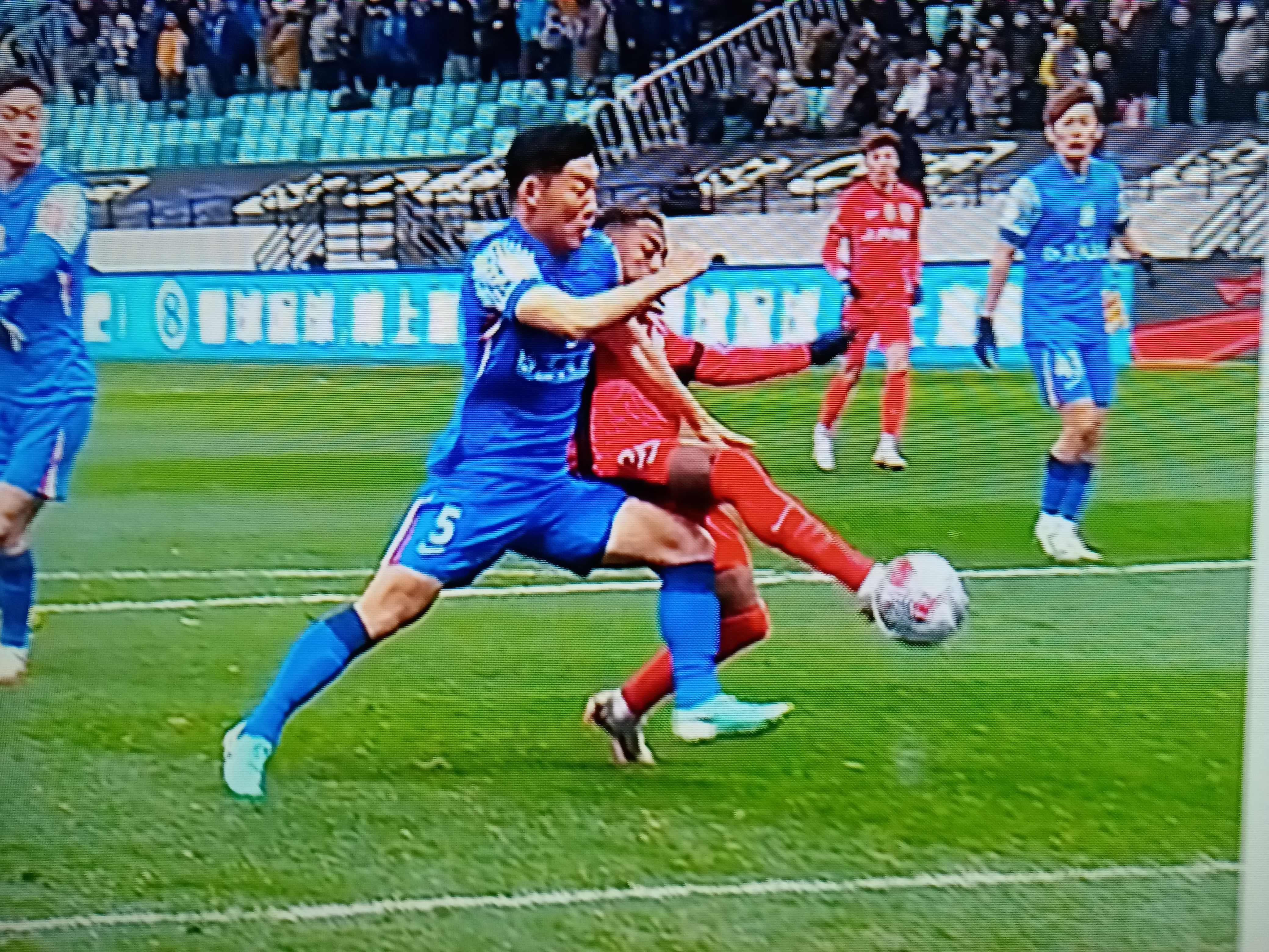 爱游戏官网登录网址-包含上海队全力以赴，精彩展现赢得比赛的词条