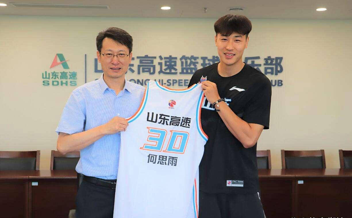 爱游戏课程-温和球员个人表现备受赞誉，成为焦点人物的简单介绍