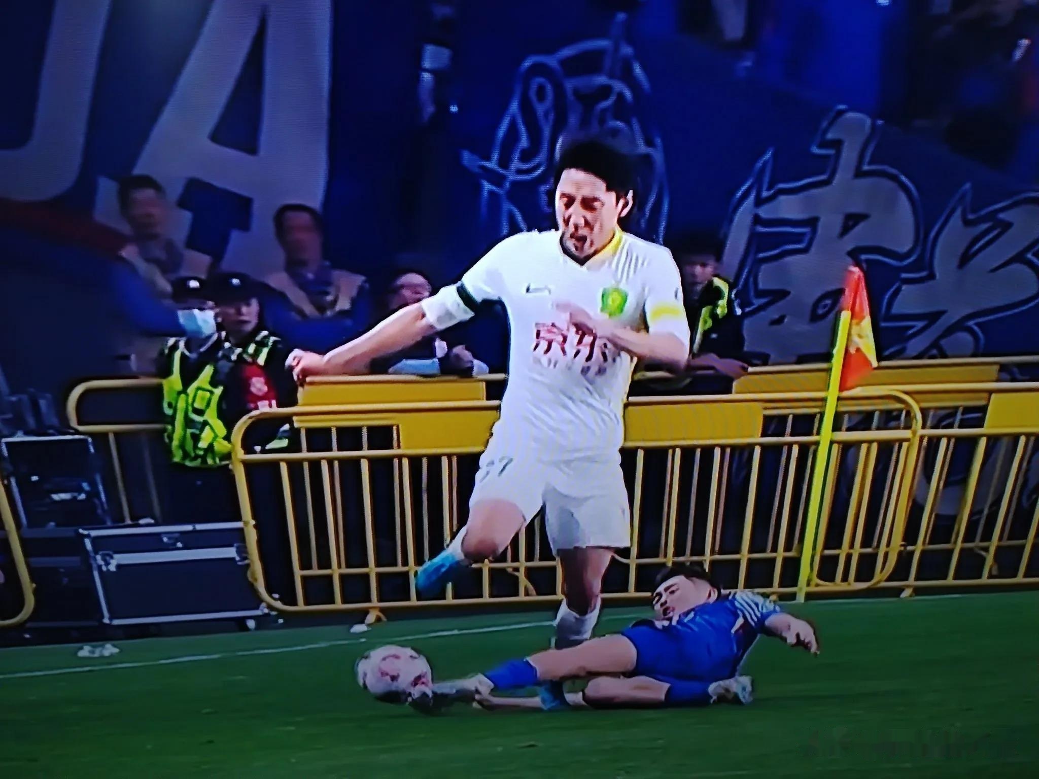 爱游戏网页版-国安客场挑战恒大，谁能笑到最后？的简单介绍