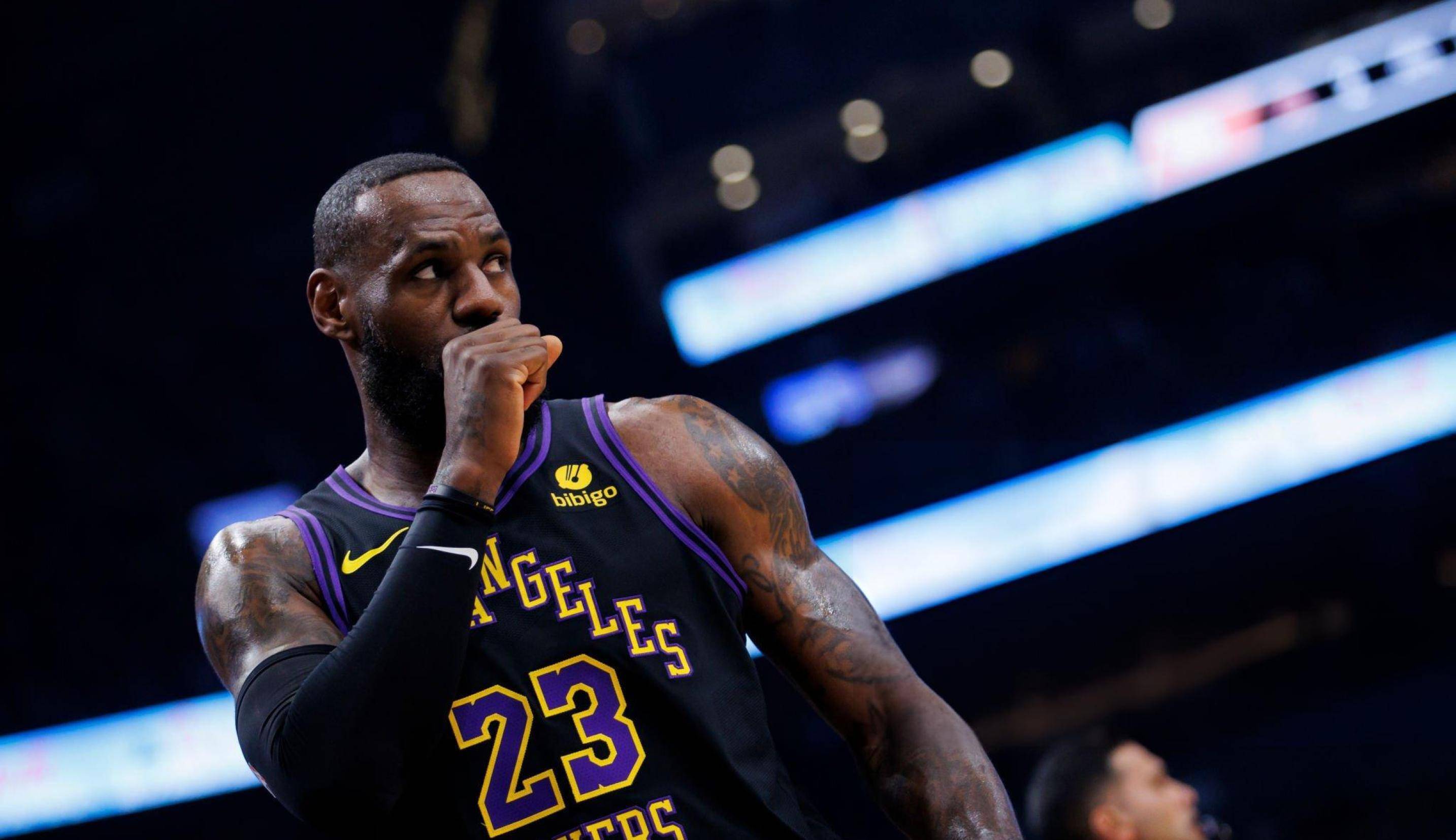 爱游戏官方-猛龙后卫连续砍下30+，成为球队得分王的简单介绍