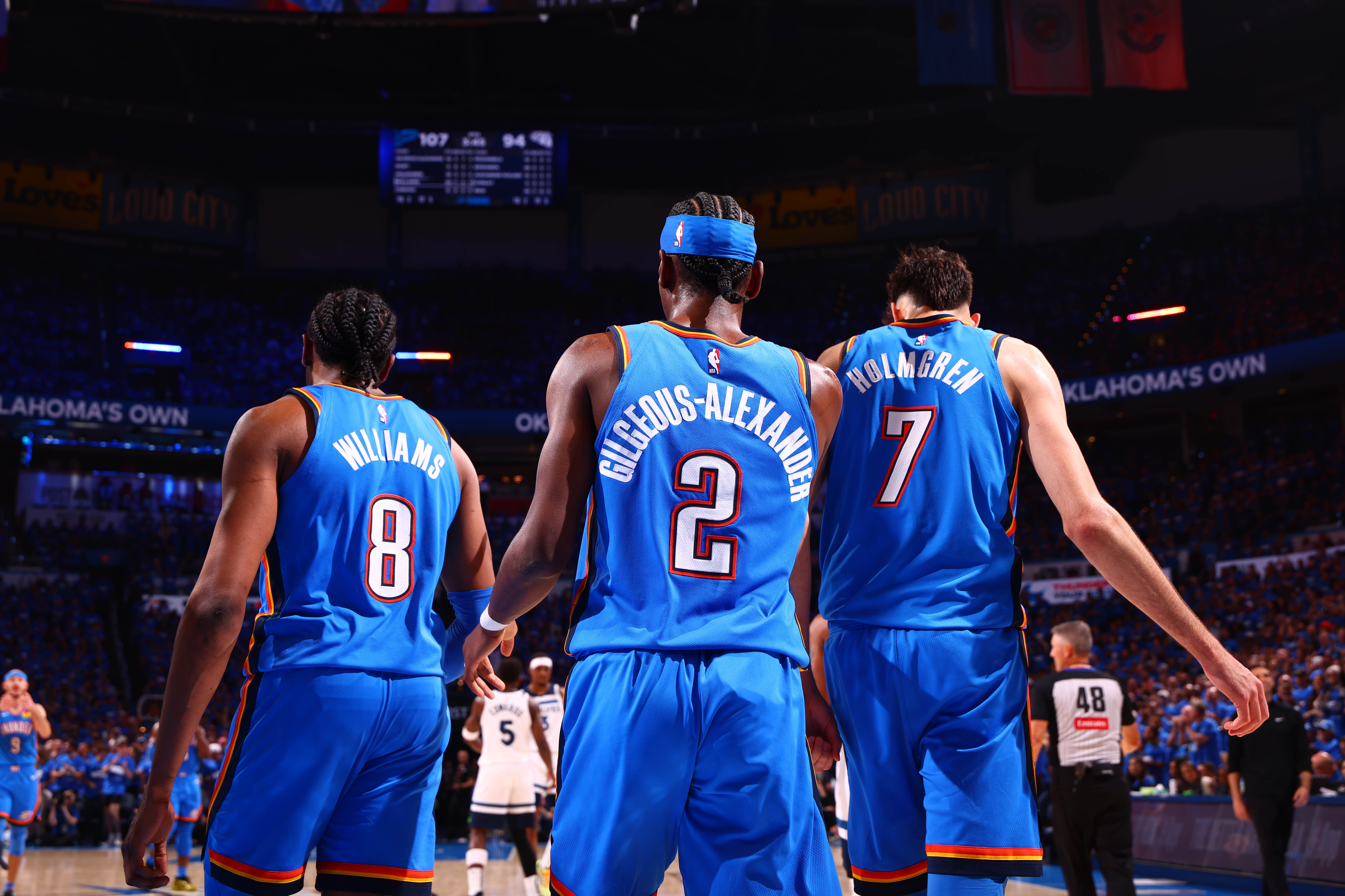 爱游戏网页版-雷霆后卫组合默契十足，引领球队取胜的简单介绍