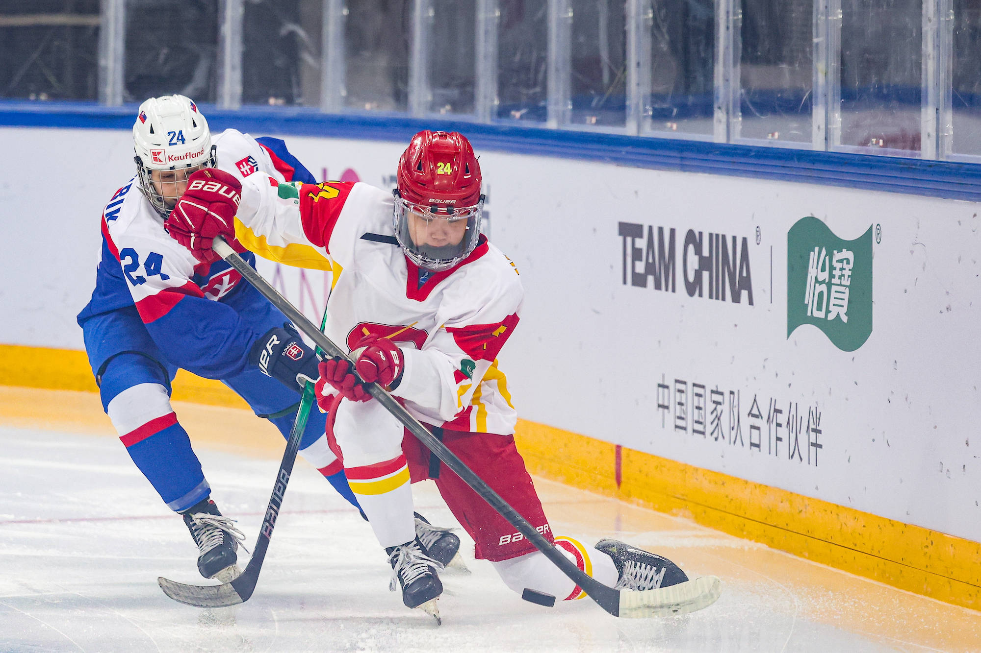 关于瑞典冰球队实现历史性突破,露出笑容的信息 关于瑞典冰球队实现历史性突破,露出笑容的信息