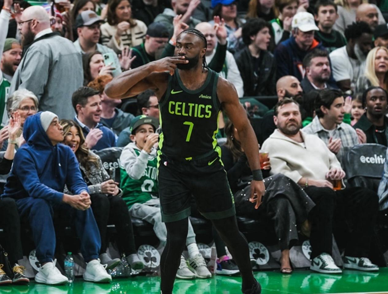 关于爵士豪取四连胜,凯尔特人逆转老鹰的信息 关于爵士豪取四连胜,凯尔特人逆转老鹰的信息