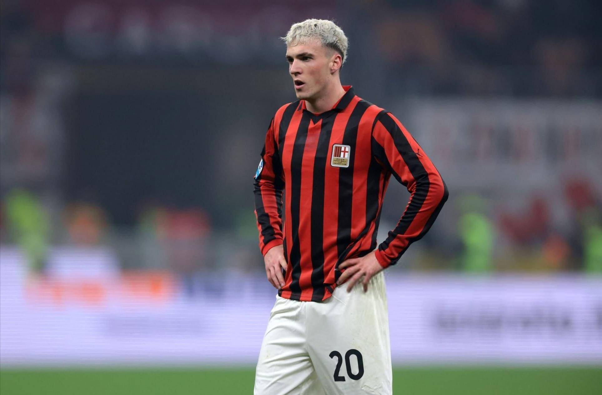 AC米兰年轻新星火力全开,强势迎战罗马城德比大战的简单介绍 AC米兰年轻新星火力全开,强势迎战罗马城德比大战的简单介绍