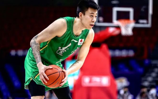 爱游戏电竞-埃瓦尔双杀对手，实现本赛季双杀的简单介绍