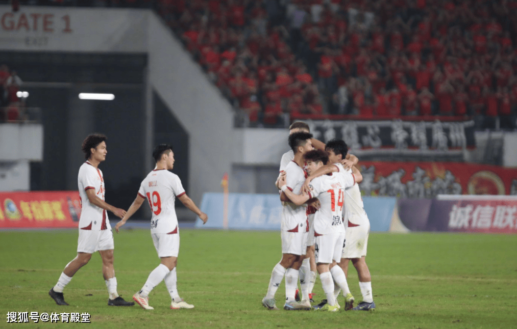 爱游戏vip注册-广州队调整战术，力保主场连胜