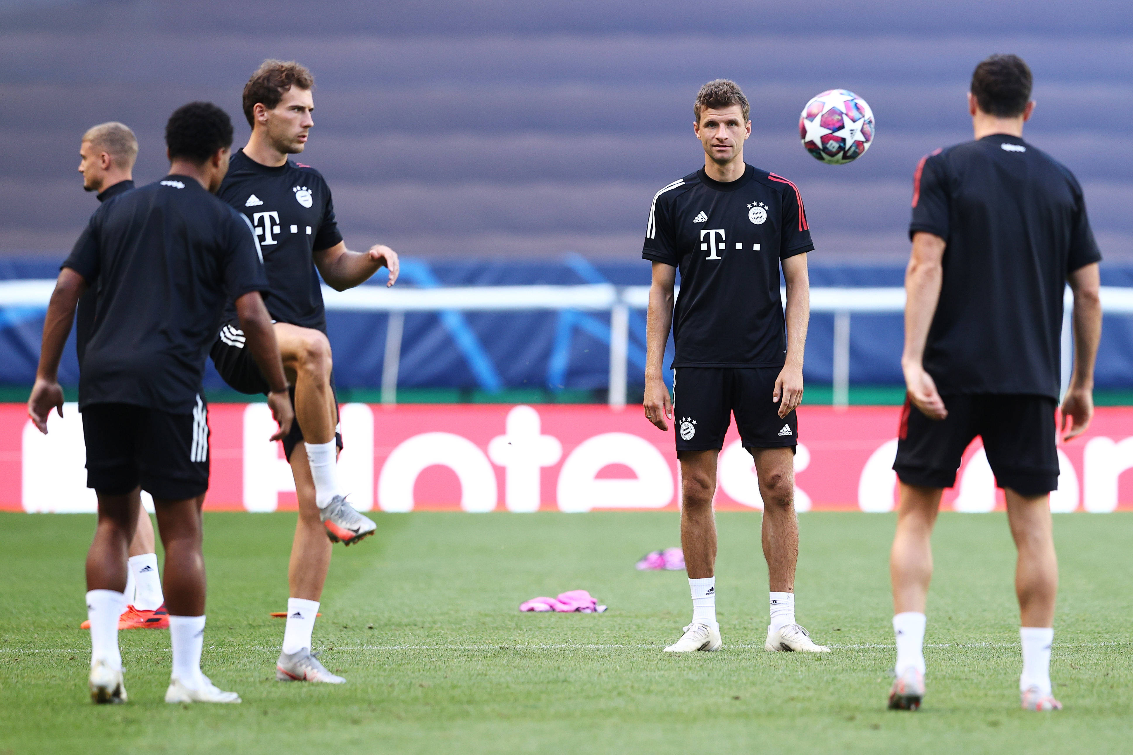 罗马备战欧冠半决赛，教练组研究对手战术