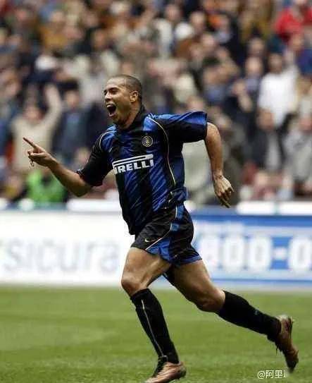 包含马赛历史首次逆转胜国际米兰,球迷沸腾的词条 包含马赛历史首次逆转胜国际米兰,球迷沸腾的词条