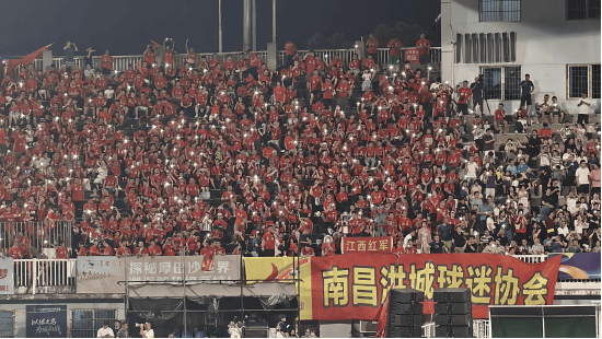 包含中国足球盛事吸引大批球迷狂热沸腾,激发激情的词条 包含中国足球盛事吸引大批球迷狂热沸腾,激发激情的词条