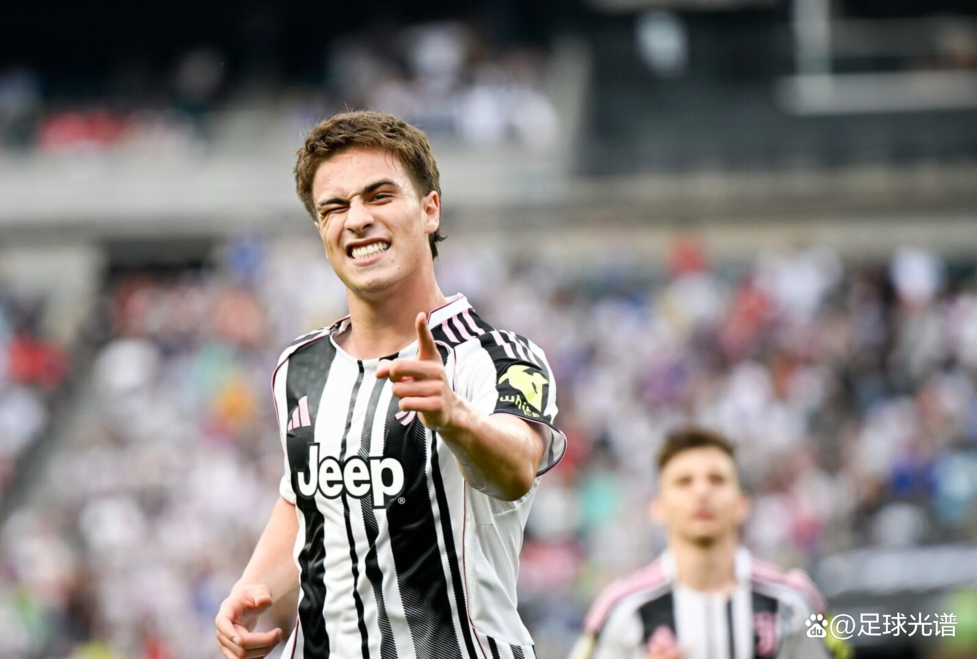 包含尤文图斯艰苦晋级,下一阶段将继续争夺欧洲俱乐部杯冠军的词条 包含尤文图斯艰苦晋级,下一阶段将继续争夺欧洲俱乐部杯冠军的词条