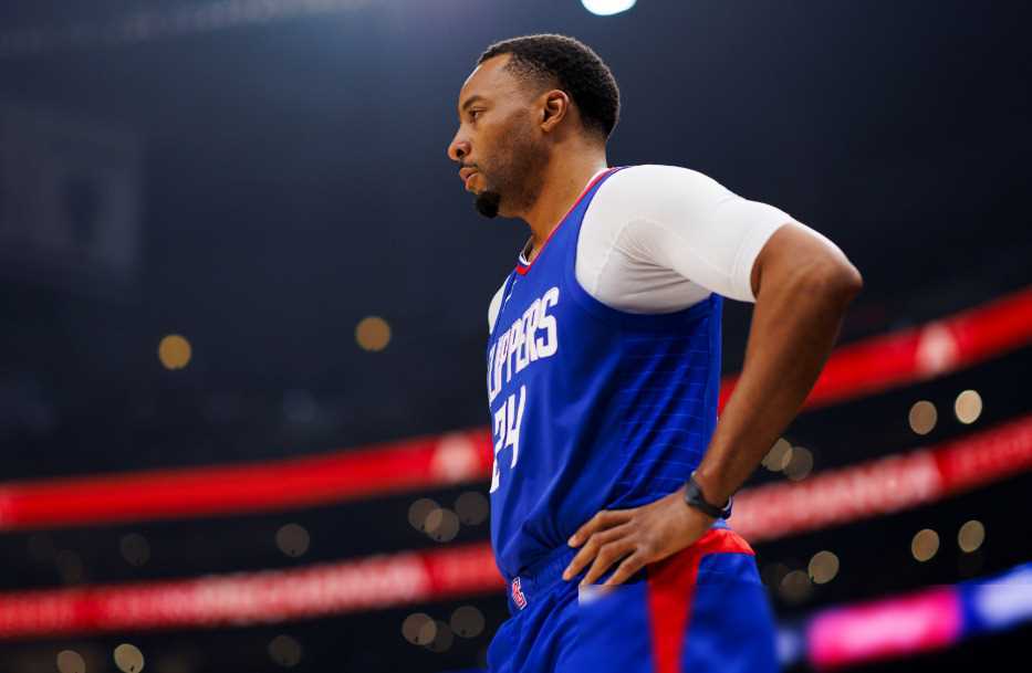 爱游戏地址-快船大胜太阳，取得连胜