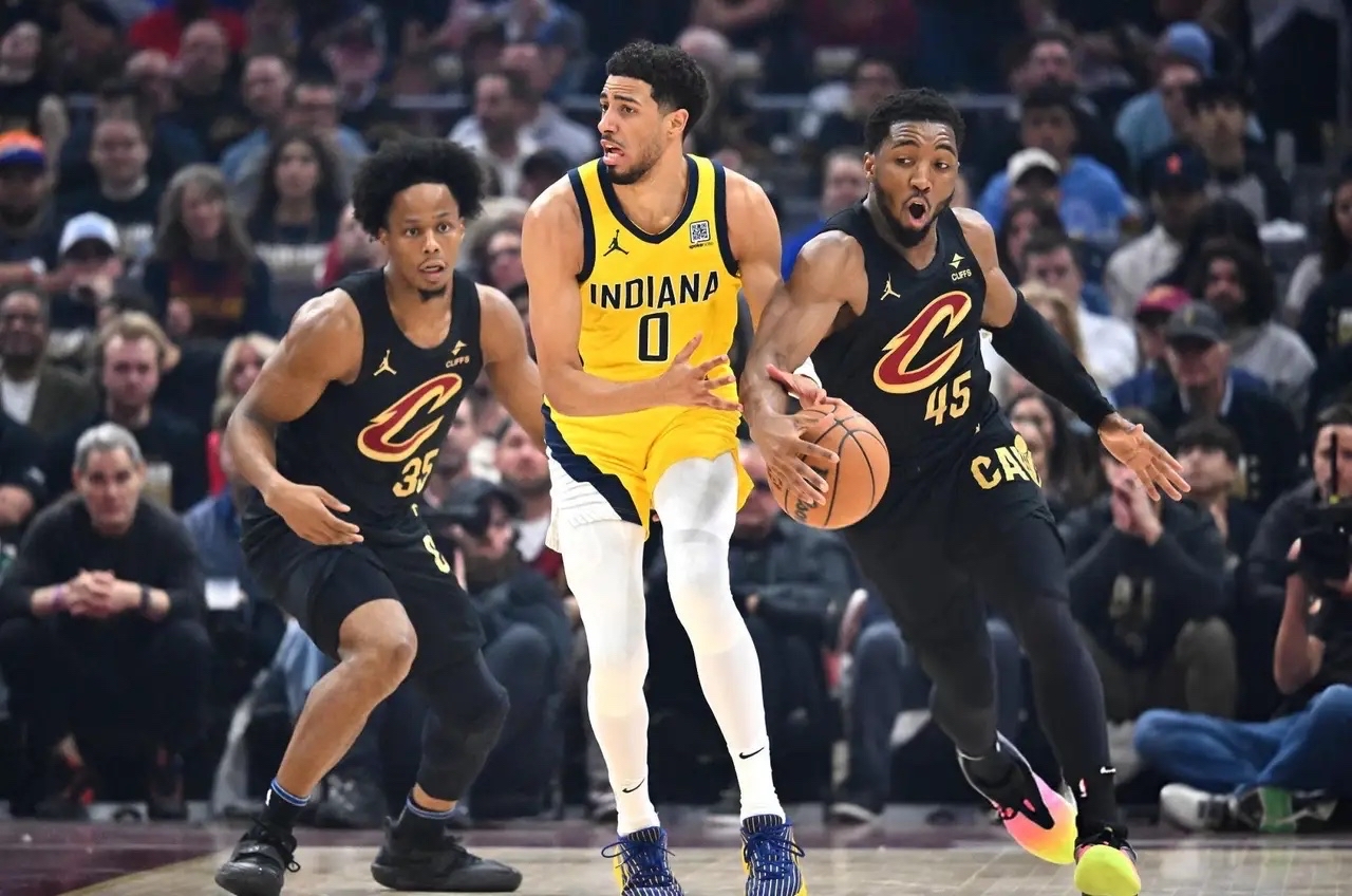 爱游戏电竞-步行者击败雄鹿，奥拉迪波22分8篮板的简单介绍