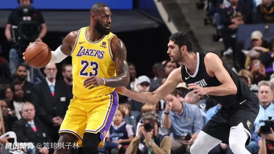 湖人战胜灰熊,詹皇32+10 湖人战胜灰熊,詹皇32+10